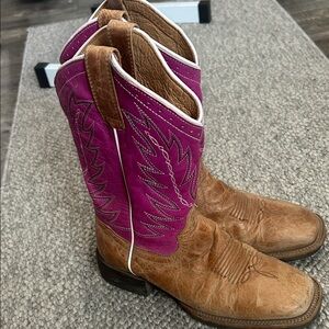 Stylish Women's Pink and Brown Heeled Boots
